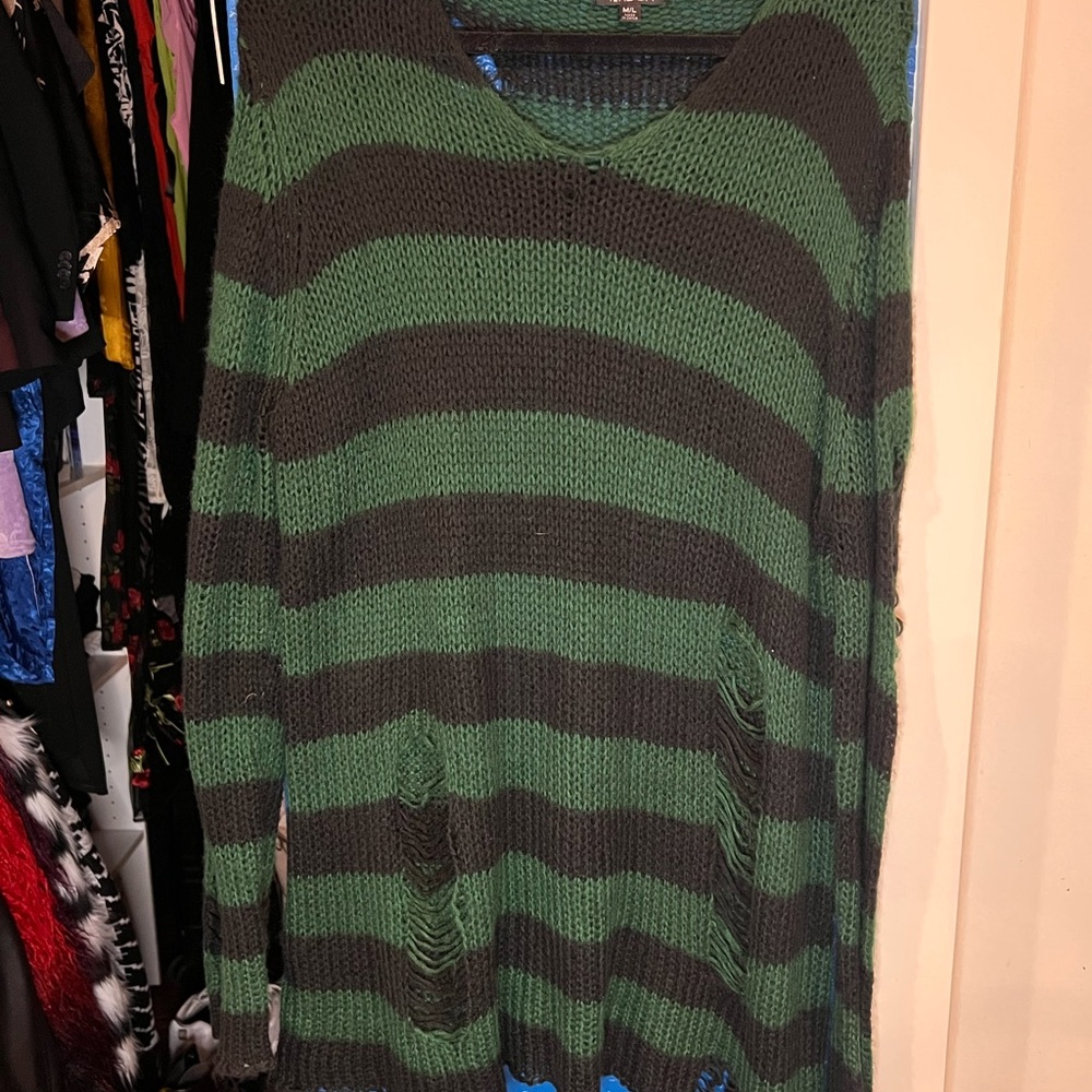 Black and Green Stripped Knit Sweater